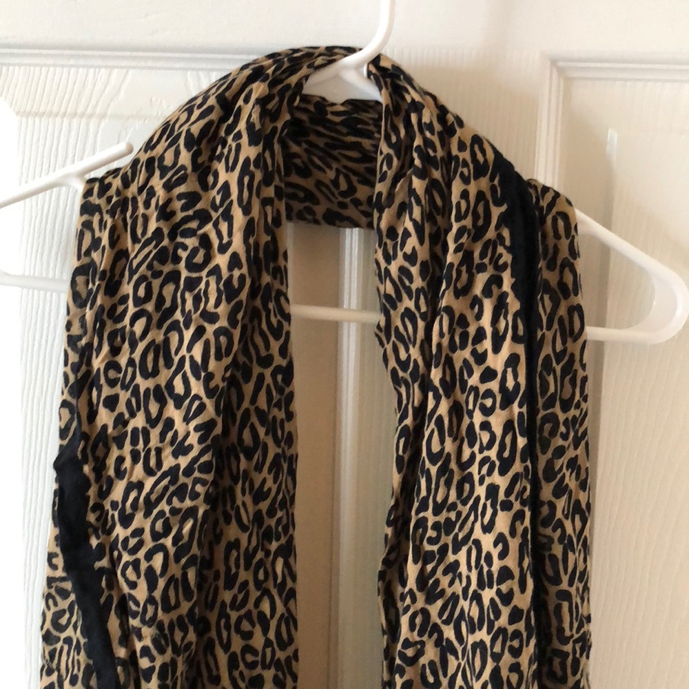 Leopard print scarf